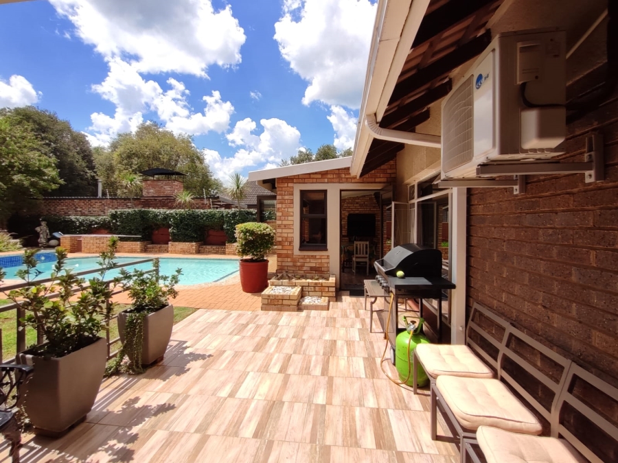 5 Bedroom Property for Sale in Stilfontein Ext 4 North West